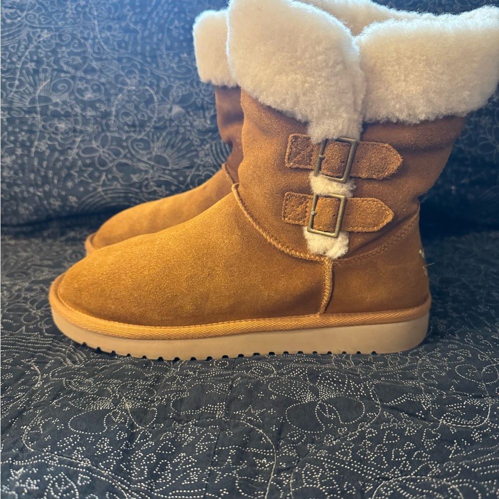 Koolaburra by UGG Sulana short shearling and tan suede women’s size 8